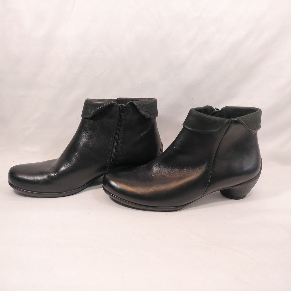 ECCO Black Leather Ankle Boots; Zip Up Low Heel Fold Over Cuff Comfort Shoes